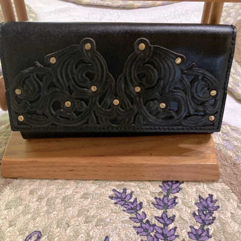 NWT Patricia Nash Filigree Leather Large Tri-Fold Wallet Black w/gold Rivets